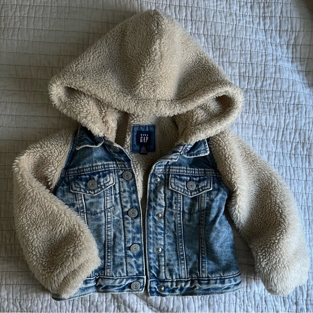 GAP denim jacket with sherpa lining and hood. Size 3